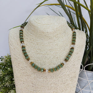 COLAR CRISTAIS VERDE CLARO